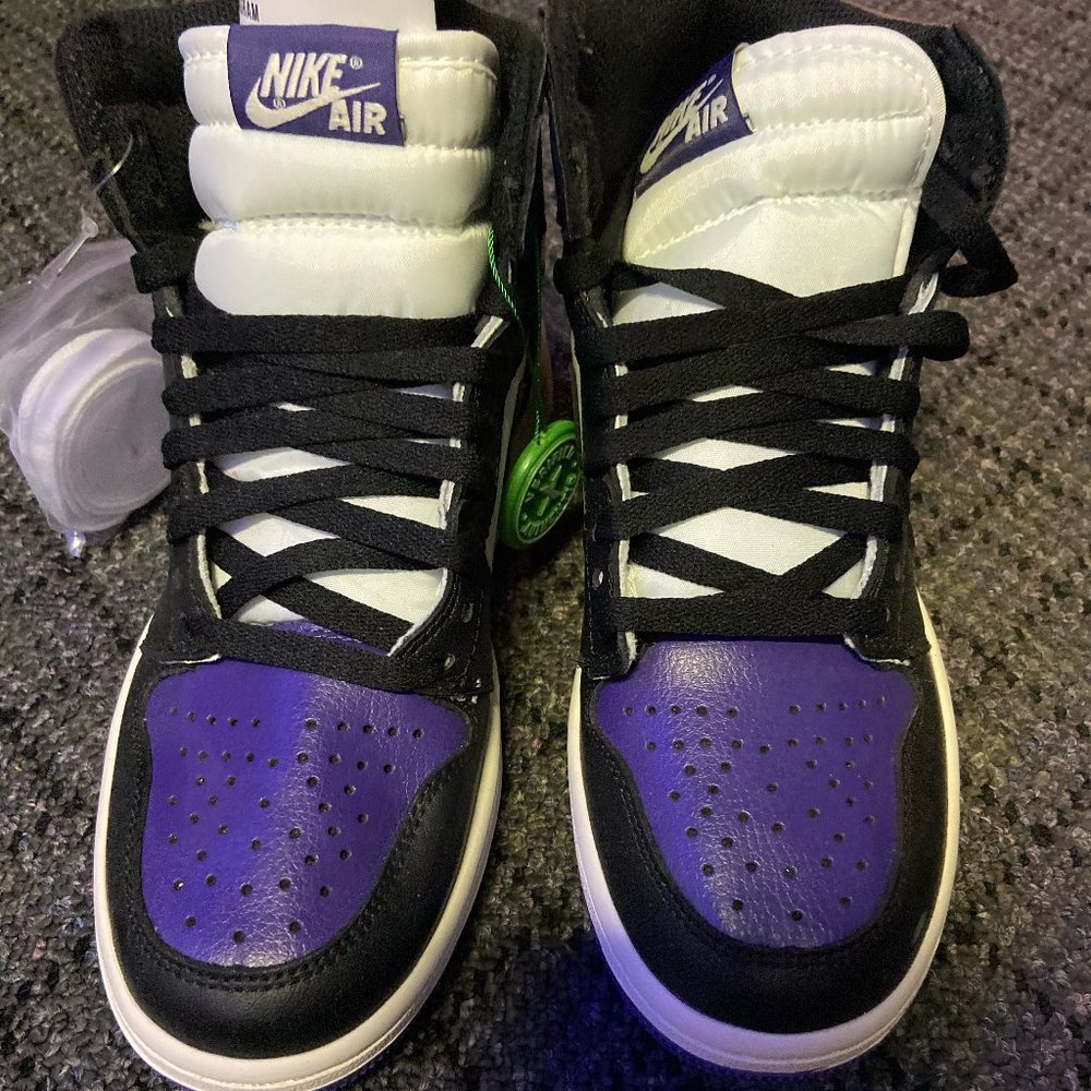 Air Jordan 1 retro high court purple black toe